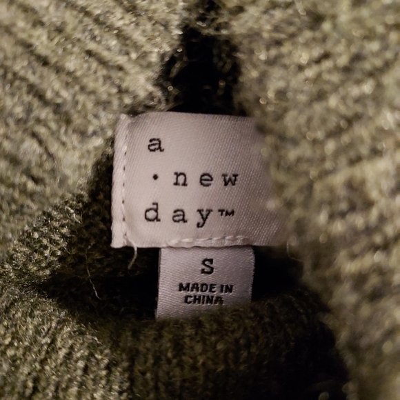 NWOT Dark Military Green Turtleneck Sweater - Picture 2 of 2